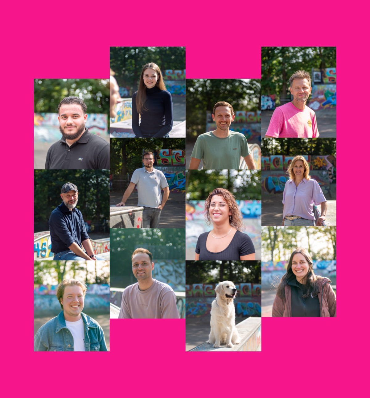 Verschillende volwassenen staan buiten voor met graffiti bedekte bouwwerken en bomen. Twee mannen zijn scherp op de voorgrond en anderen zijn vaag op de foto te zien. Het doet denken aan creatieve teams achter innovatieve websites of online diensten.